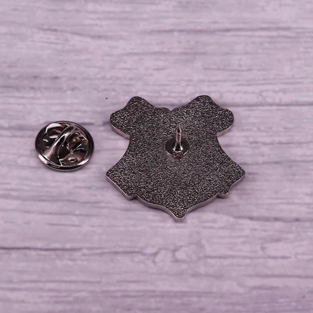 Harry Potter Hogwarts Enamel Pin - Picture 2 of 3